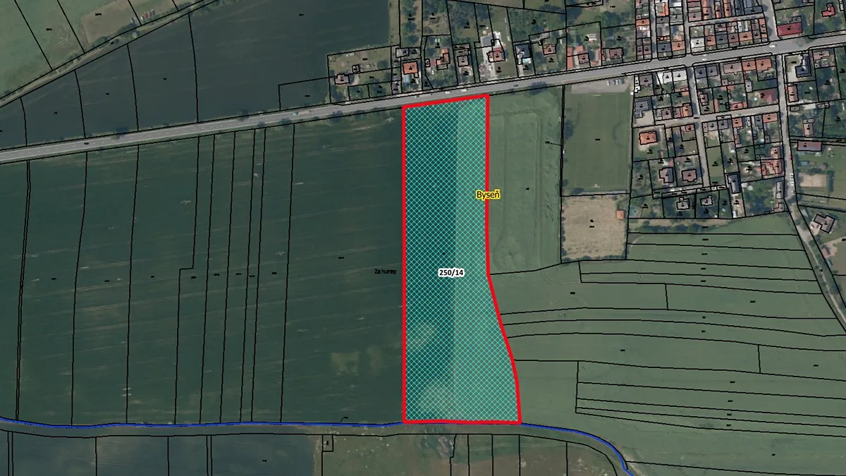 Prodej komerčního pozemku 28748 m²